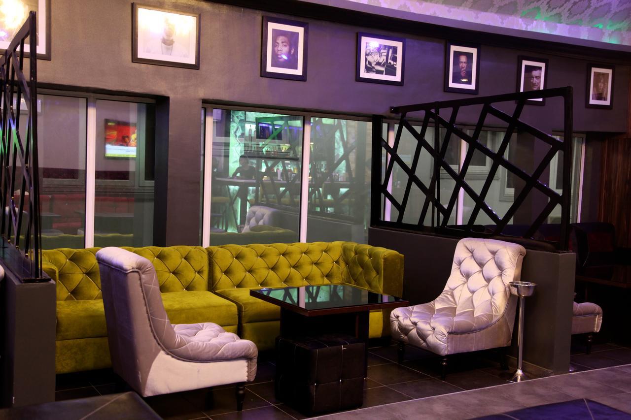 The Nook Hotel Лагос Екстериор снимка