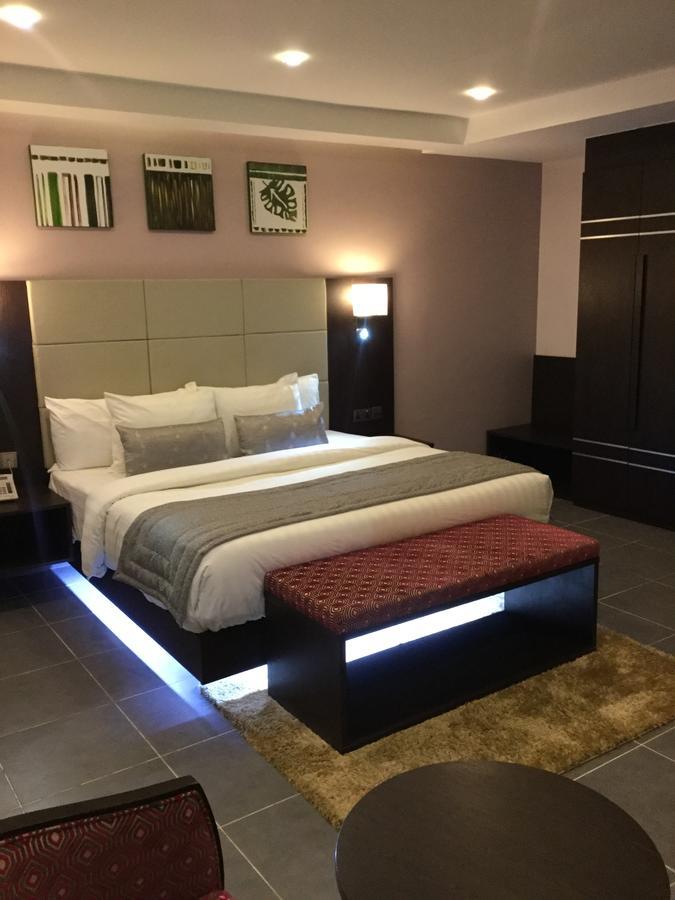 The Nook Hotel Лагос Екстериор снимка