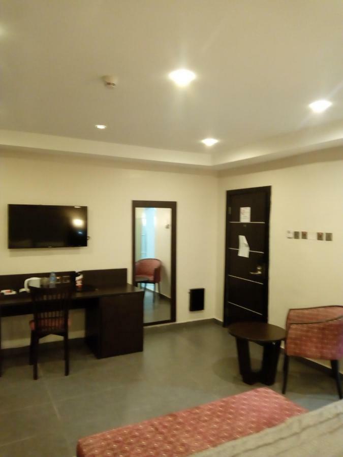 The Nook Hotel Лагос Екстериор снимка